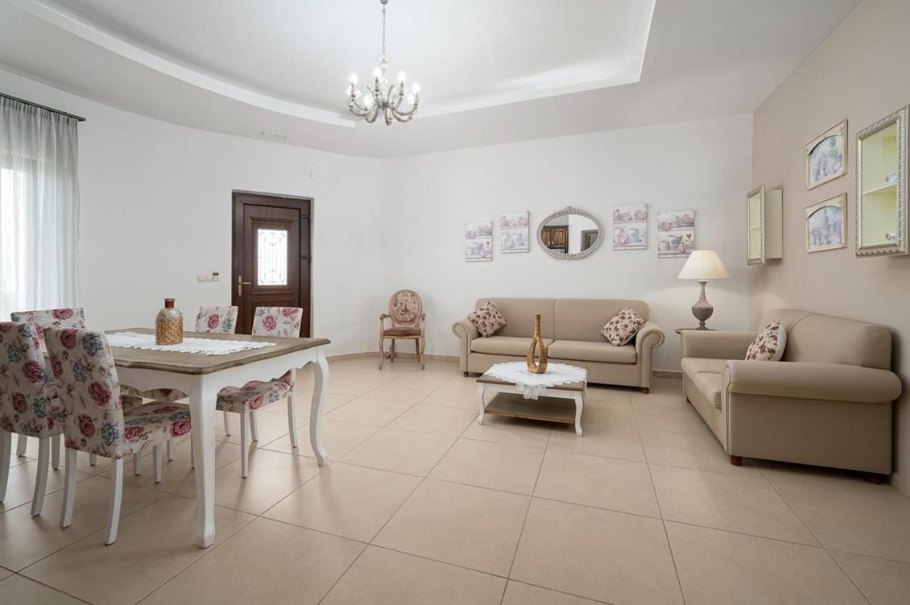 Orelia Cretan Deluxe Apartments Камиларион Экстерьер фото