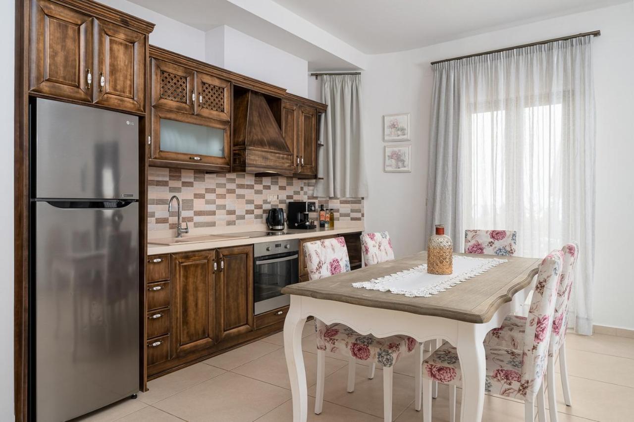 Orelia Cretan Deluxe Apartments Камиларион Экстерьер фото